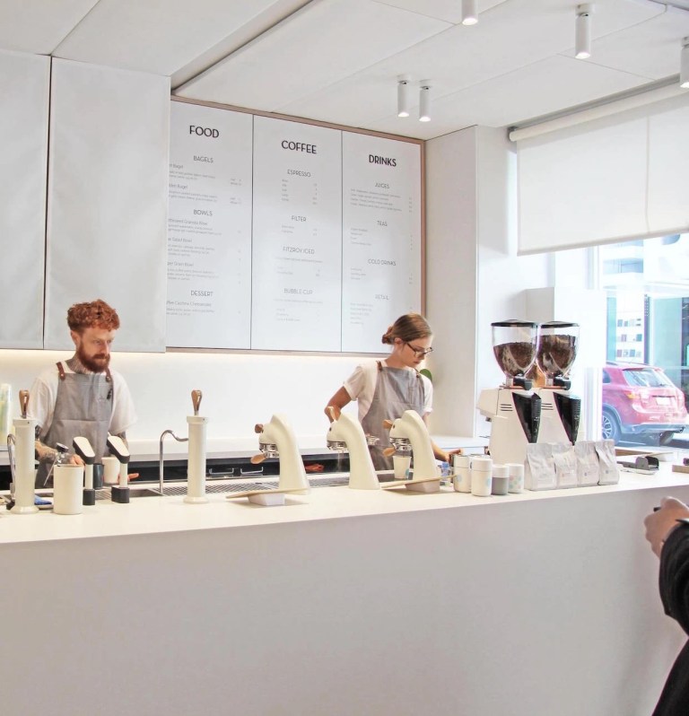 20200408_042324830_iOS