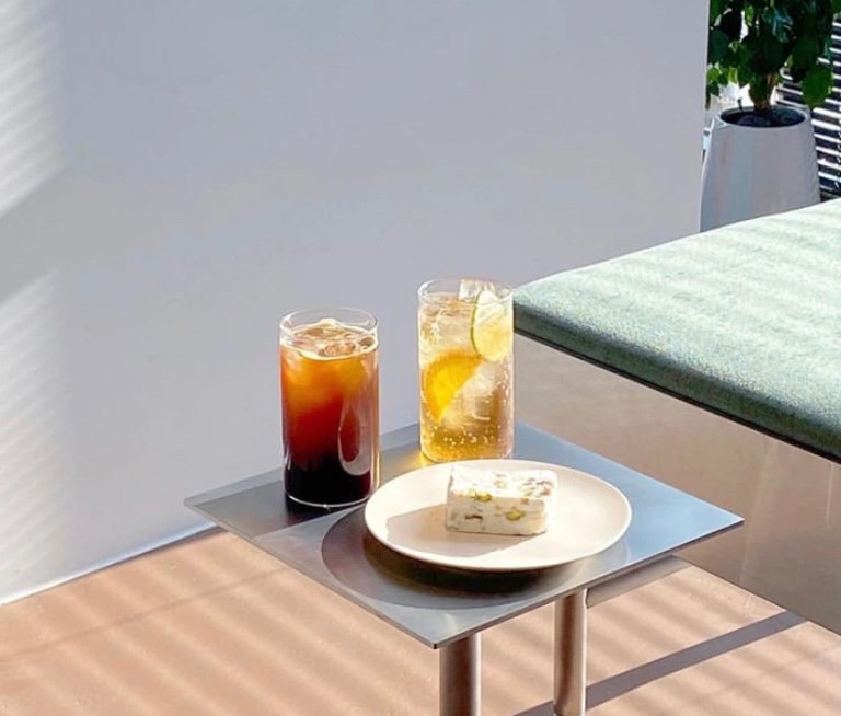 20200624_060031646_iOS