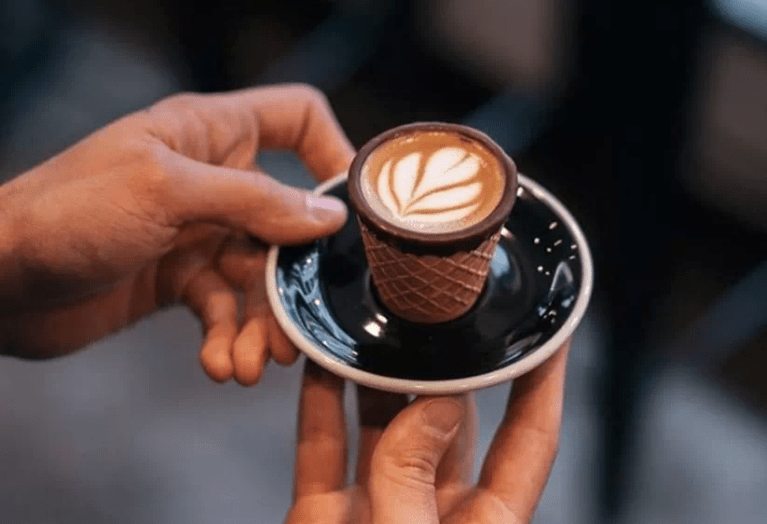 20200629_044558704_iOS