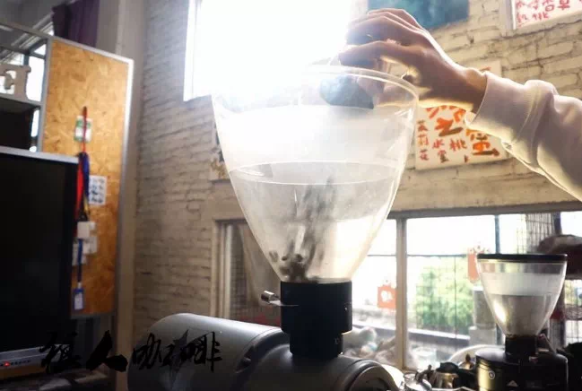 20201015_112639308_iOS