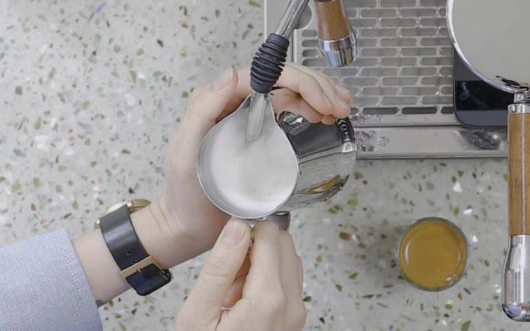 20210204_075019169_iOS