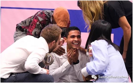 20220215_050037876_iOS